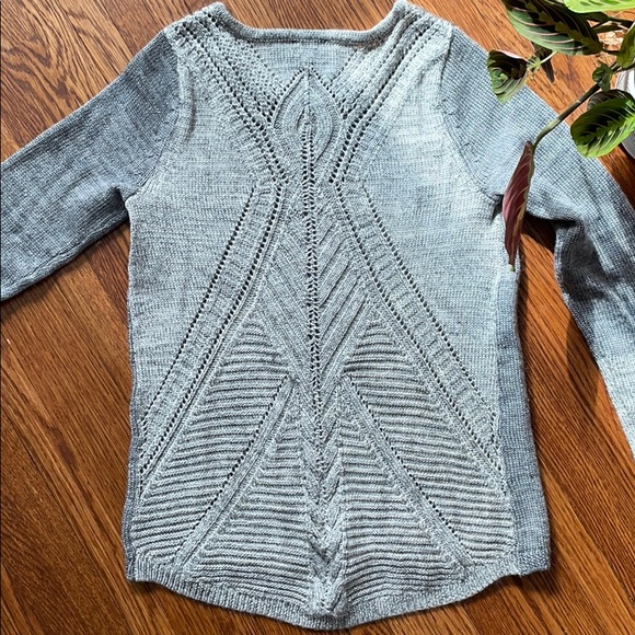 Grey sweater - Picture 4 of 4